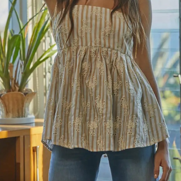 Perfect Pansy Top - Picture 2 of 3